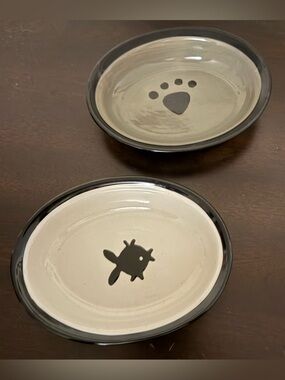 PetRageous Designs Stoneware Pet Bowl Set | Paw Print | 1 Cup | Set of 2
